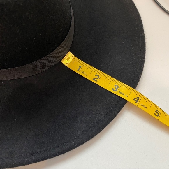 Club Monaco 100% wool hat - Picture 6 of 9